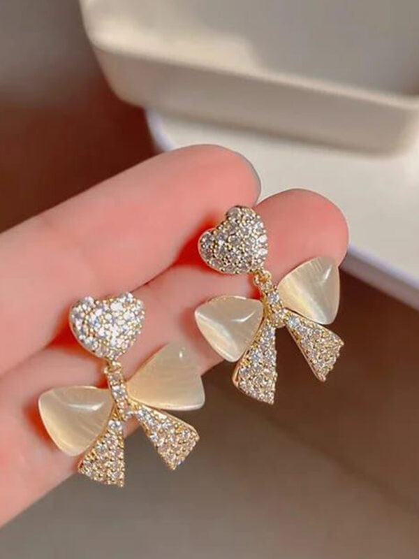 VWE1022-p1 Fancy Bow Studs