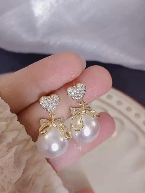 VWE1024-p1 Sophisticated Pearl Charms