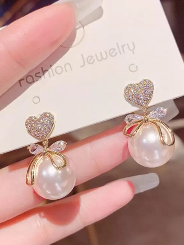VWE1024-p3 Sophisticated Pearl Charms