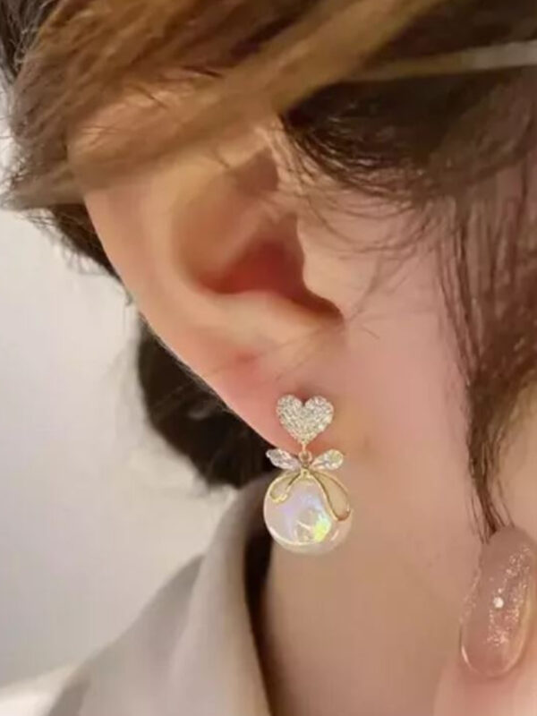 VWE1024-p5 Sophisticated Pearl Charms