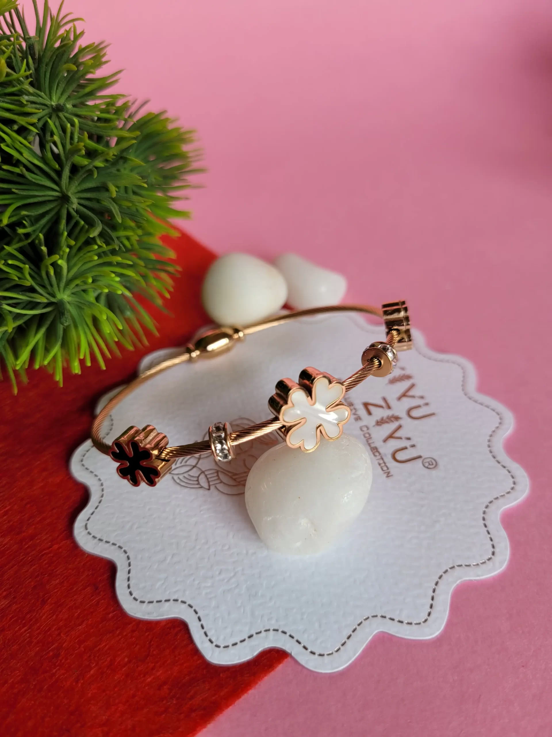 anti-tarnish-VTB1006-p6 Anti-Tarnish Clover Design Bracelet