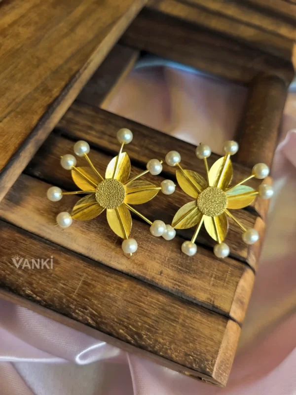 VBE1016-p1 Sunflower Sunshine Brass Earrings