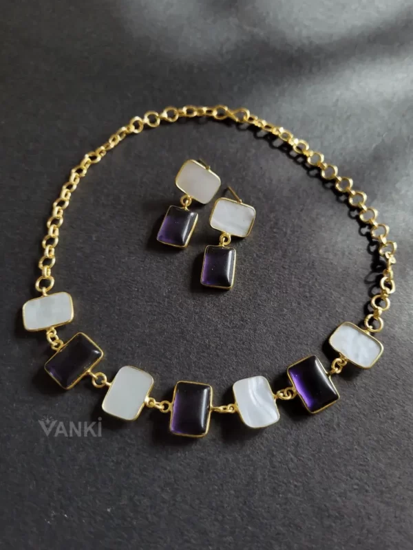 VBN1003-p1 Quartz and MOP Brass Choker