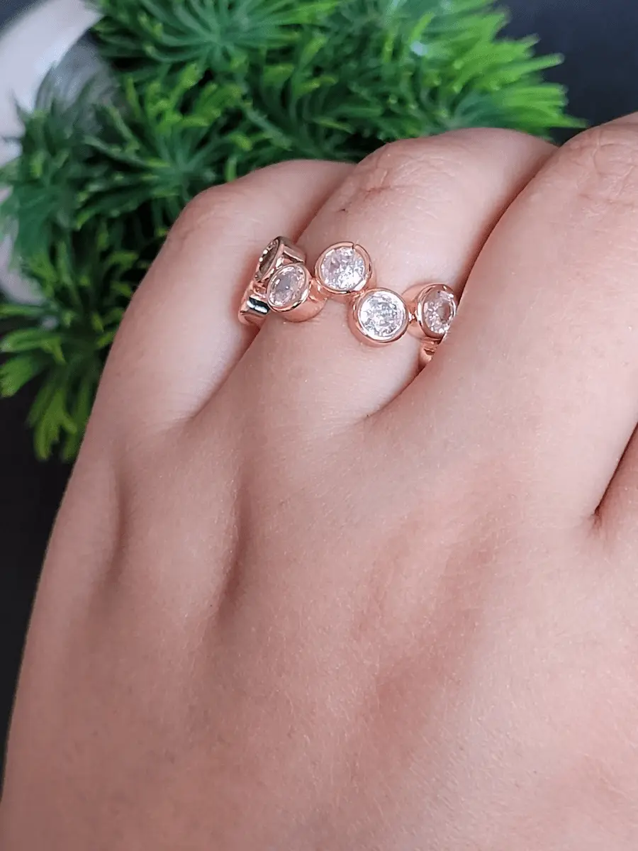 VTR1003W-p8 Adore Bling Band Anti-Tarnish Finger Ring