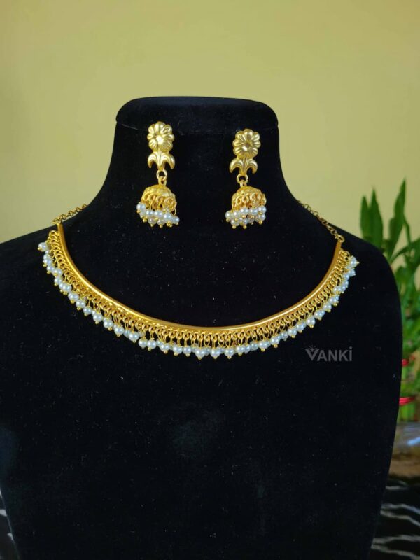 VSN1006_p1 Vanki Golden Brass Necklace