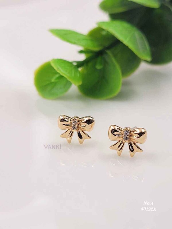 Vanki_Anti-Tarnish Earrings_2 Anti-Tarnish Noor Studs