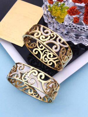 Everlasting Embrace Anti-Tarnish Bangle