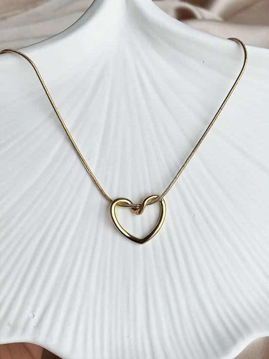 Eterna Heart Anti-Tarnish Chain Pendant