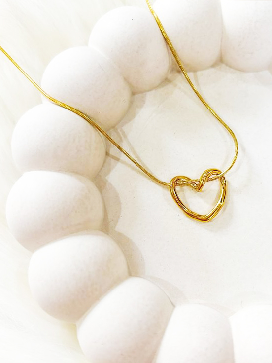 Eterna Heart Anti-Tarnish Chain Pendant