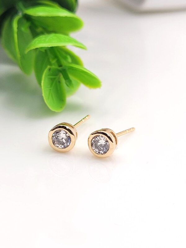 photo_2026-02-15_20-00-33 Crystal Kiss Anti-Tarnish Stud