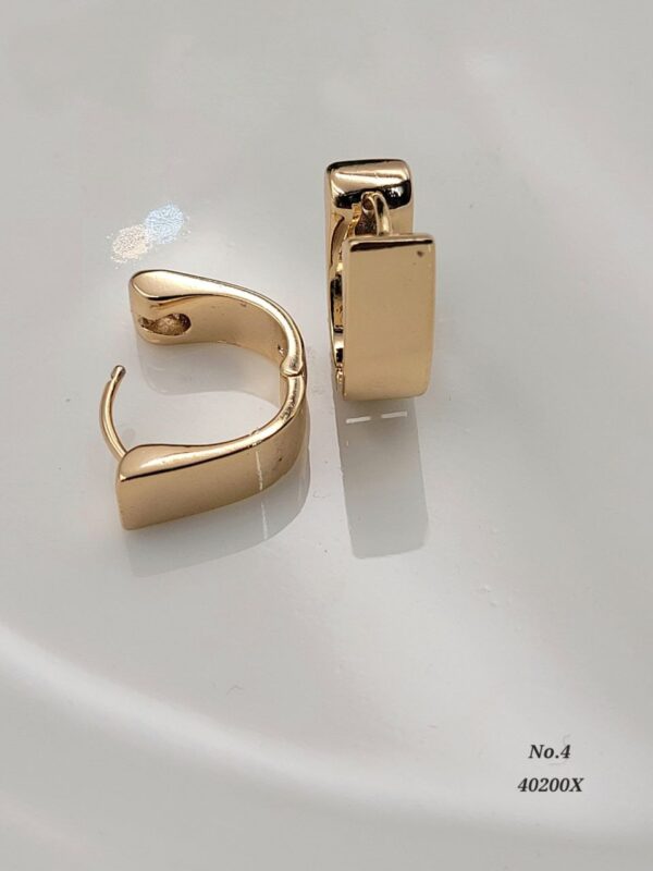 photo_2026-02-15_20-10-37 Flash Diva Huggie Anti-Tarnish Earrings